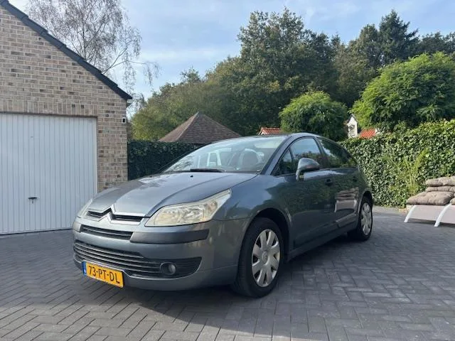 Citroën C4 (2004) — foto 1