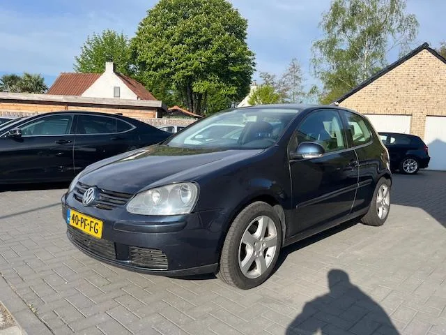 Volkswagen Golf (2004) — foto 1