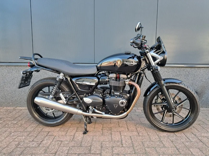 Triumph Street Twin 900 (2020) — foto 1