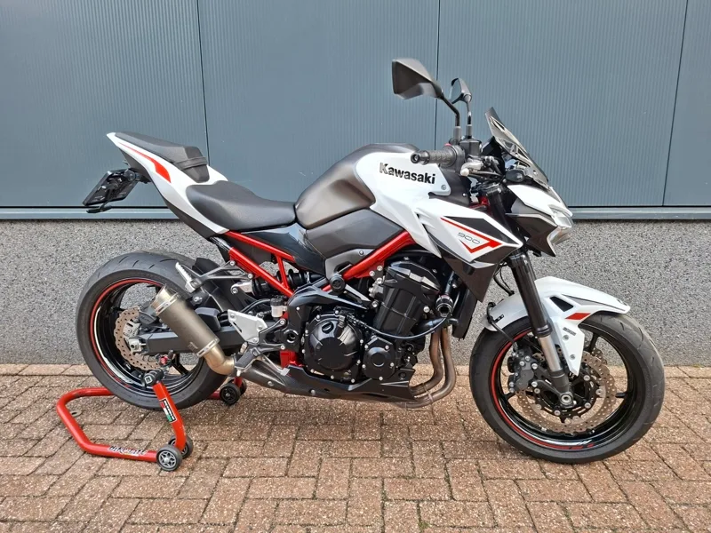 Kawasaki Z900 (2023) — foto 1