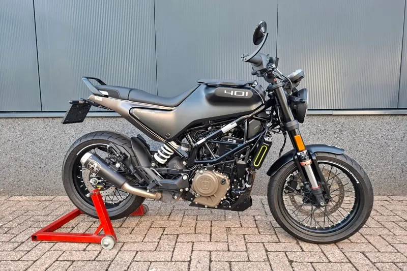 Husqvarna Svartpilen 401 (2022)