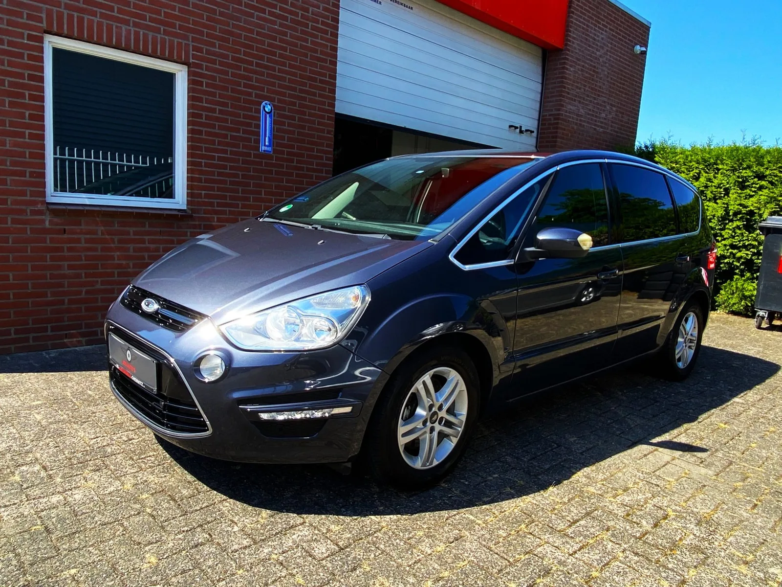 Ford S-Max (2010) — foto 1