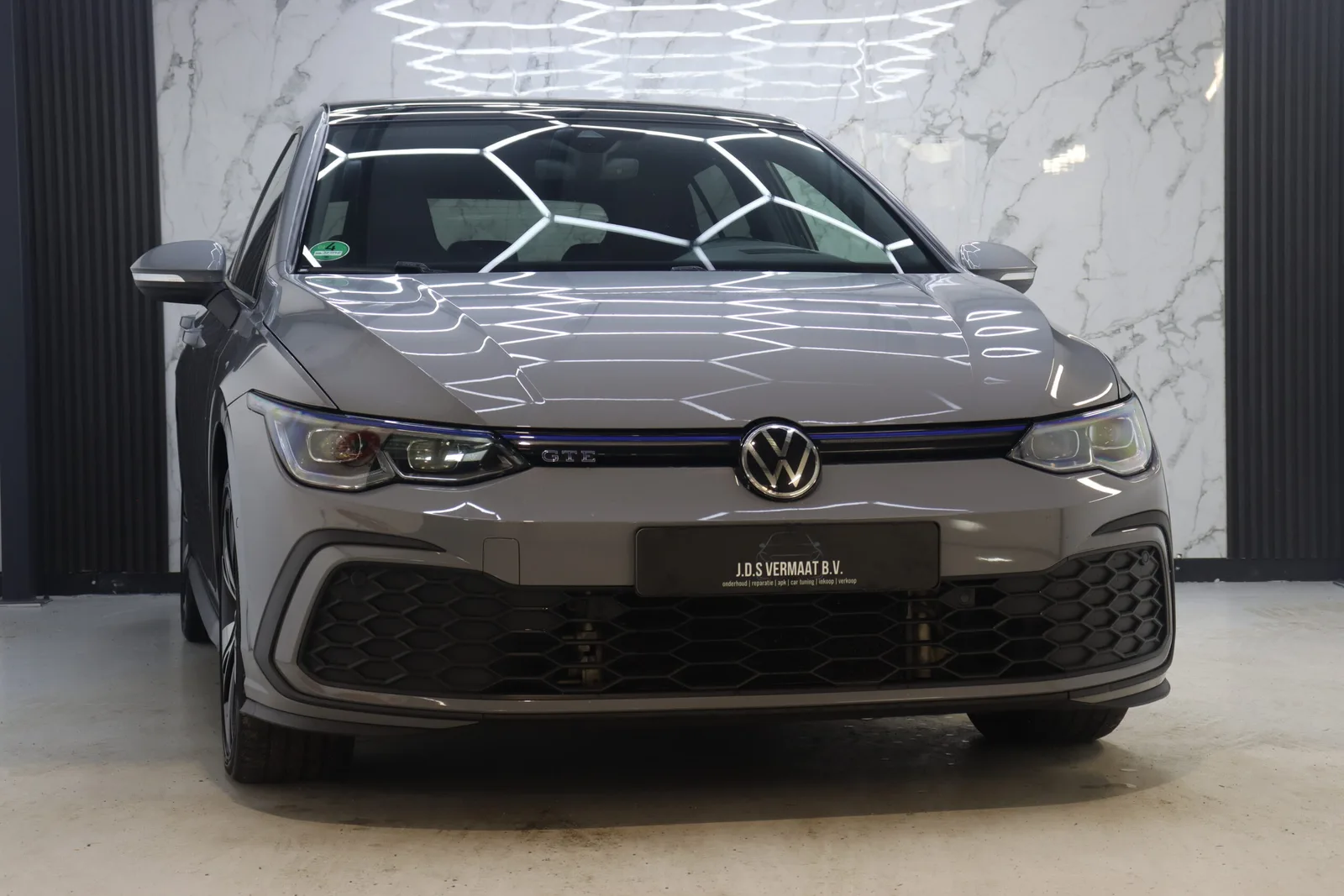Volkswagen Golf (2020) — foto 1