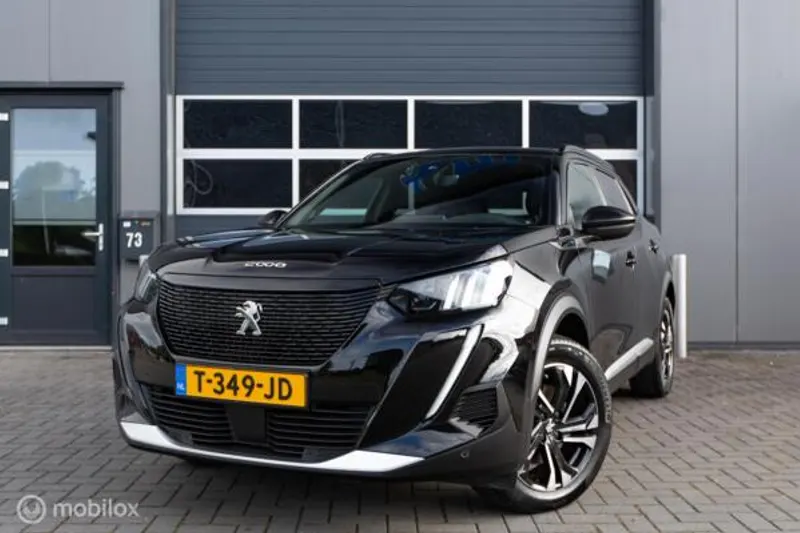 Peugeot e-2008 (2023)