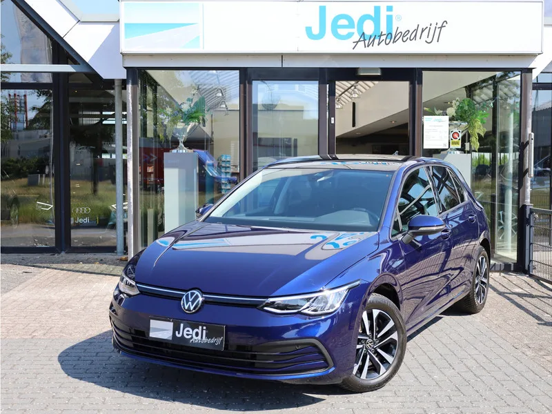 Volkswagen Golf (2021) — foto 1