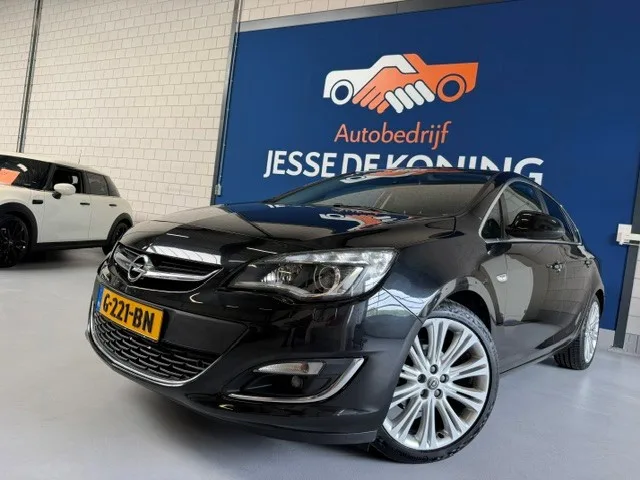 Opel Astra (2014) — foto 1