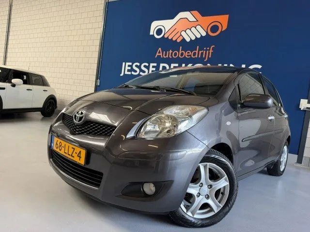 Toyota Yaris (2010) — foto 1