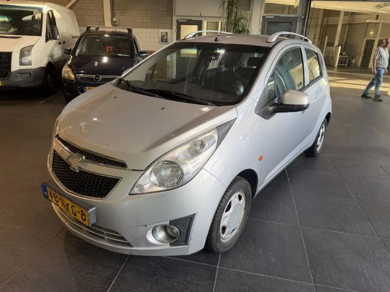 Chevrolet Spark (2010) — foto 1