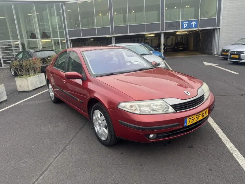 Renault Laguna (2003) — foto 1