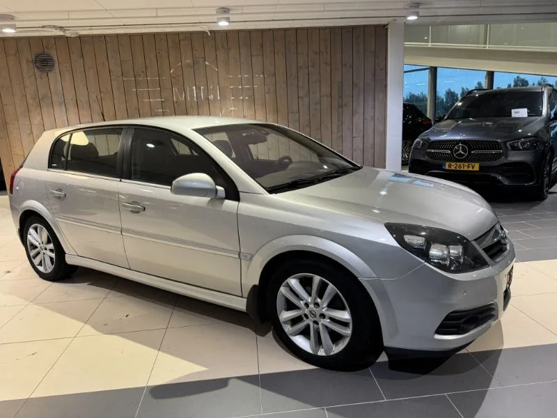 Opel Signum (2006) — foto 1