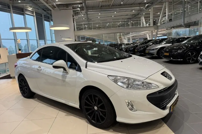 Peugeot 308 (2011)