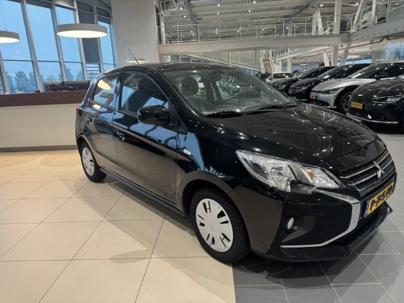 Mitsubishi Space Star (2022) — foto 1