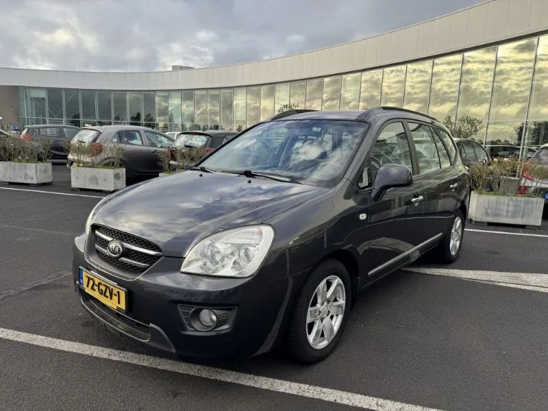 Kia Carens (2009) — foto 1