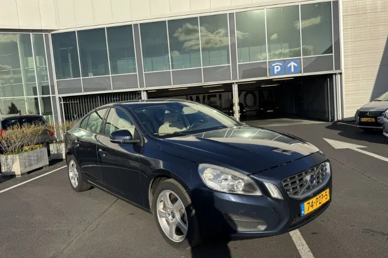 Volvo S60 (2011)