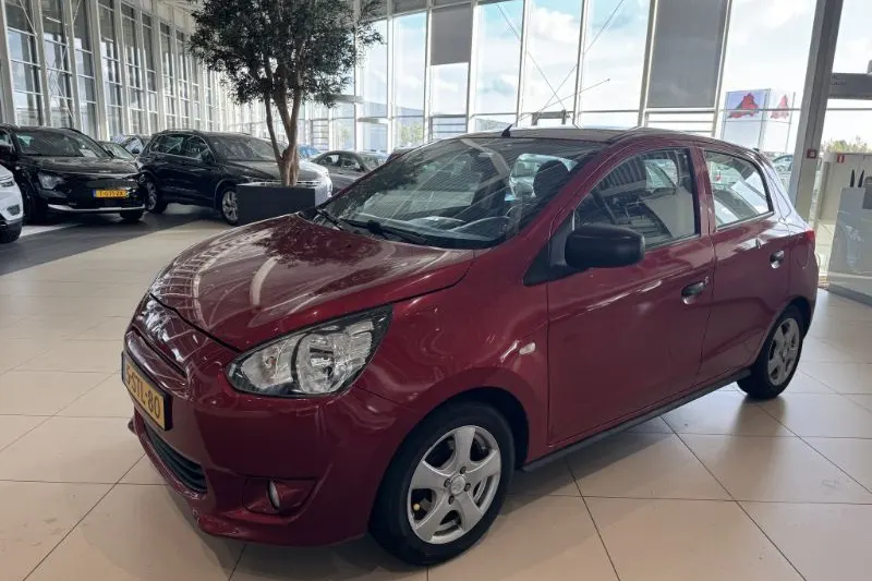 Mitsubishi Space Star (2013)