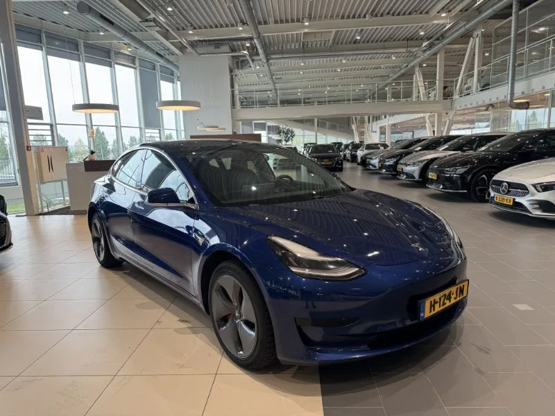 Tesla Model 3 (2020) — foto 1