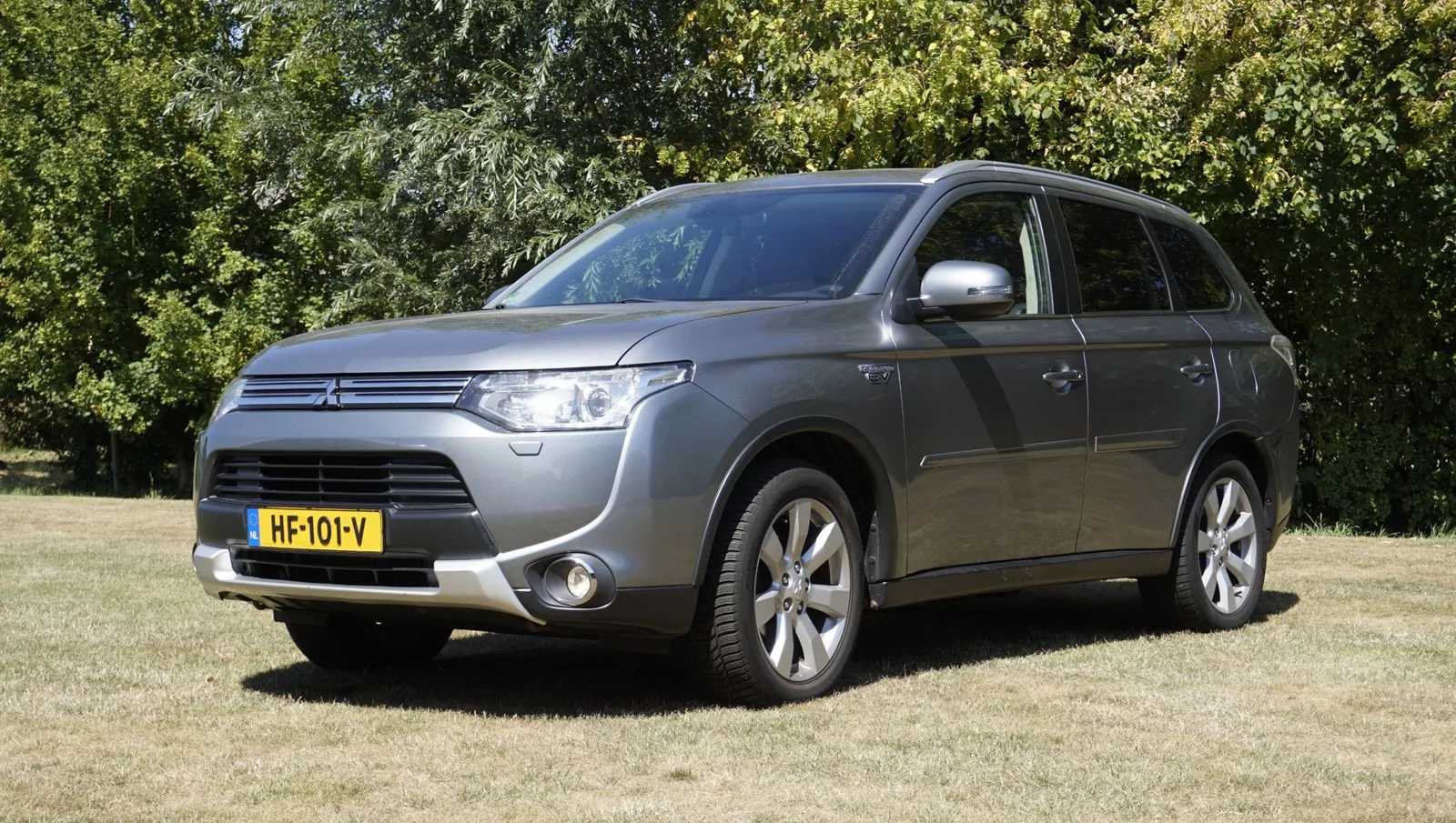 Mitsubishi Outlander (2015) — foto 1