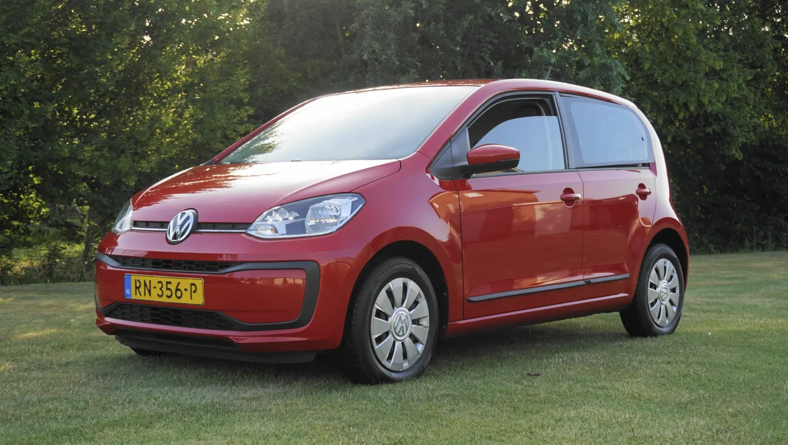 Volkswagen Up! (2018) — foto 1