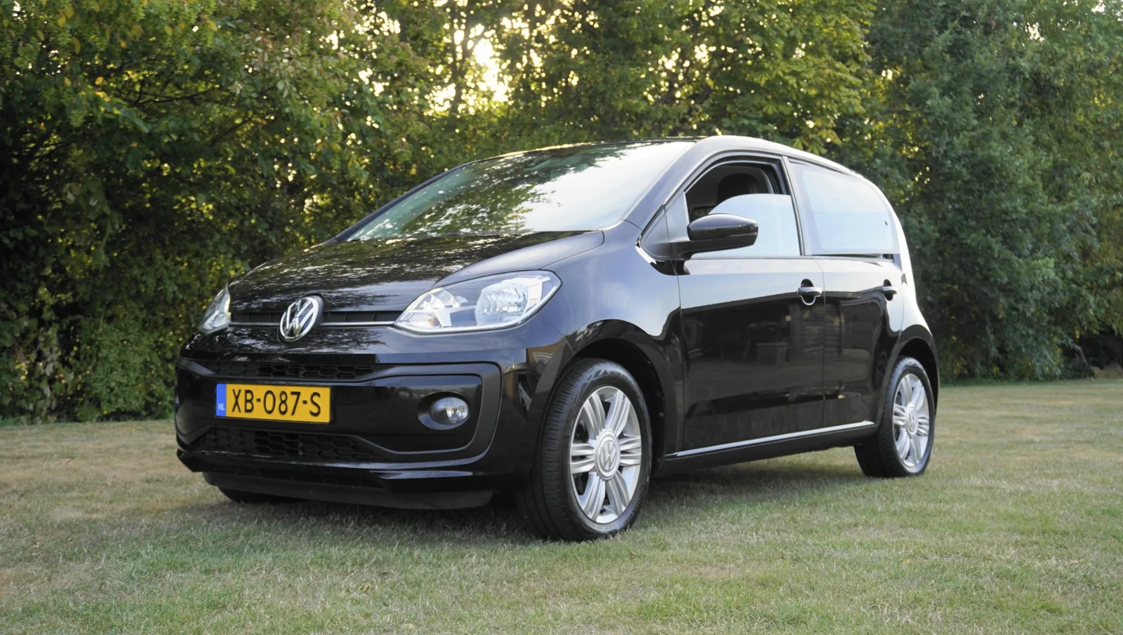 Volkswagen Up! (2018) — foto 1
