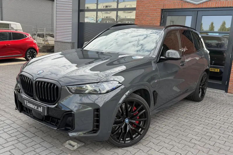 BMW X5 (2024)