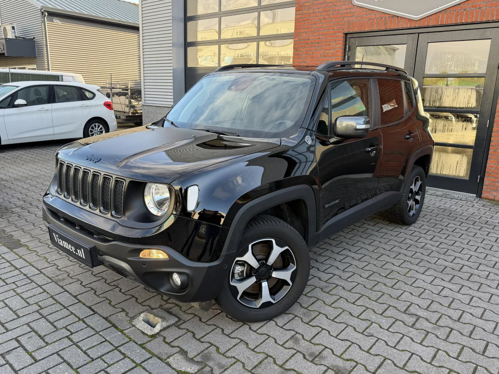 Jeep Renegade (2022) — foto 1