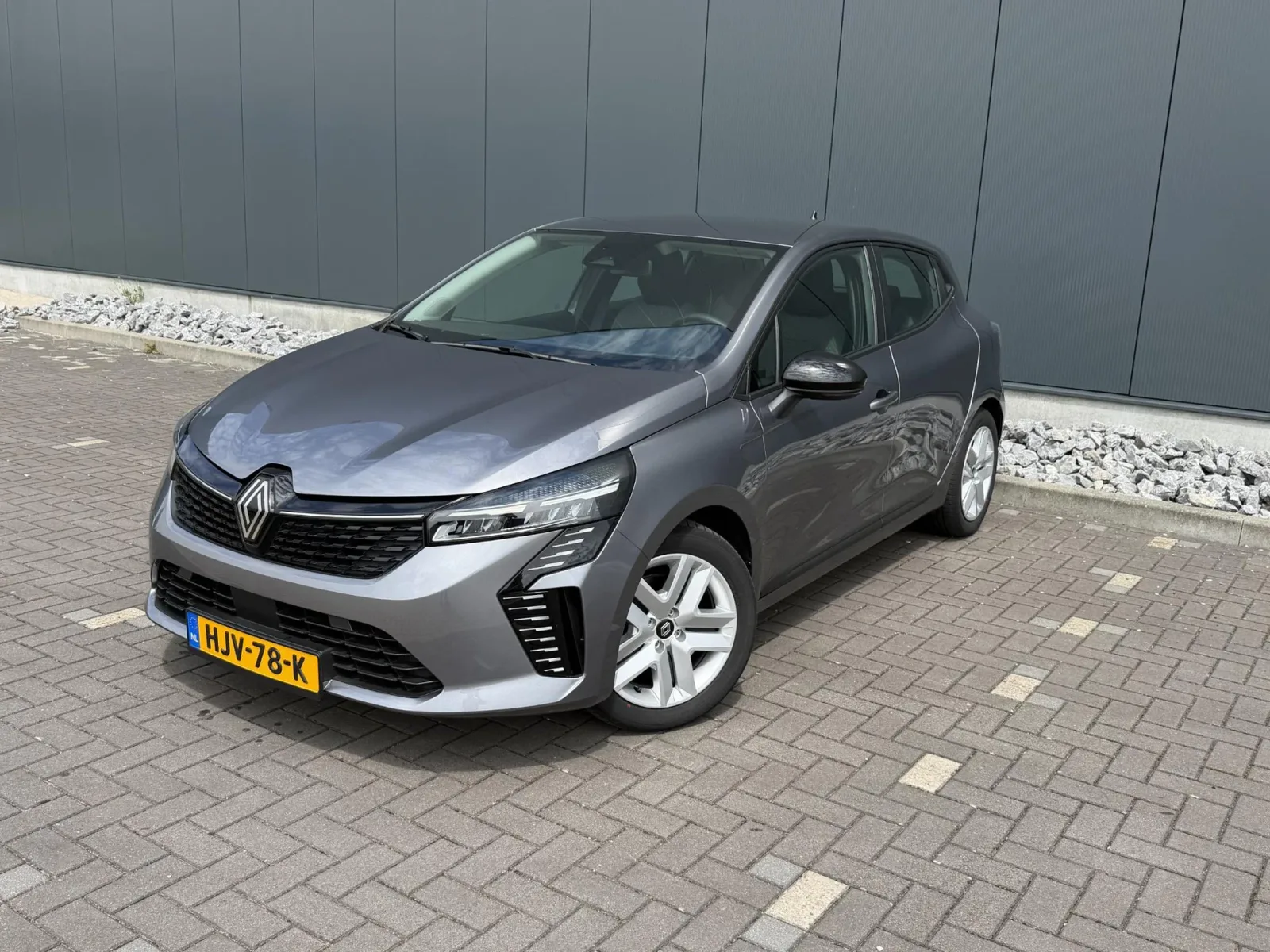 Renault Clio (2024) — foto 1