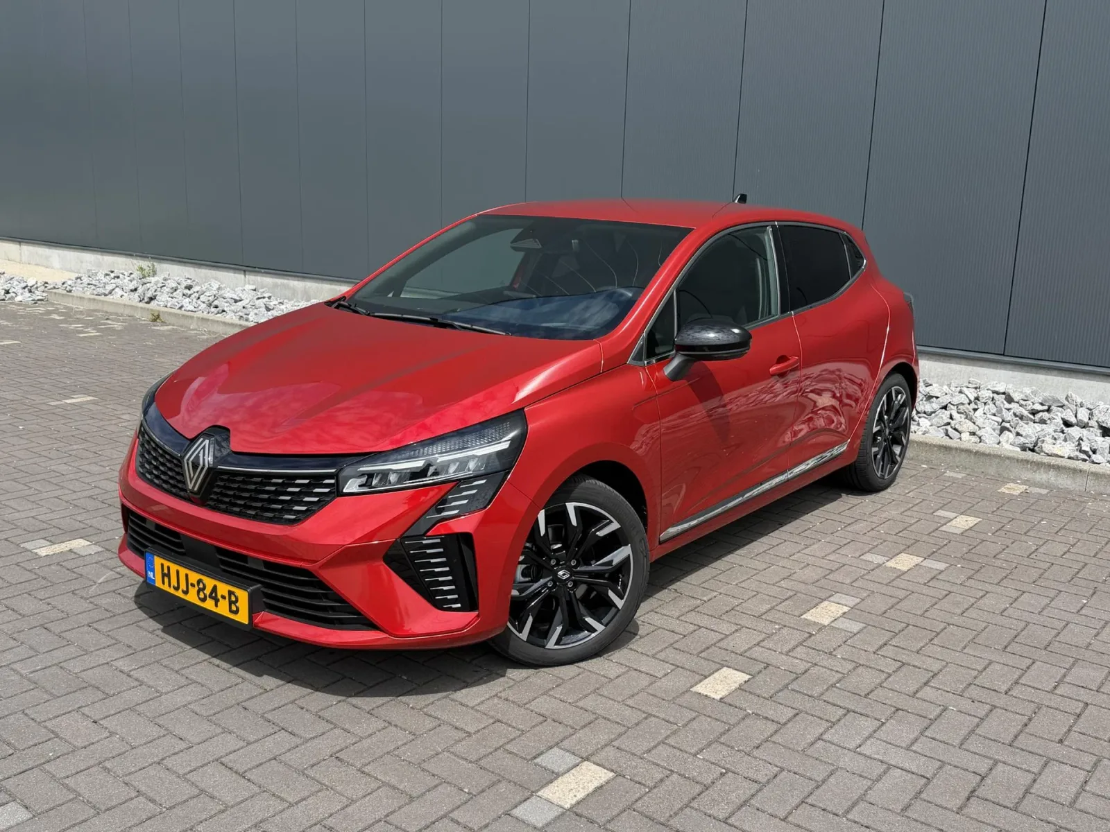 Renault Clio (2025) — foto 1