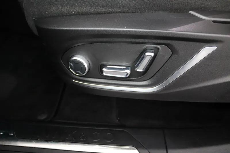 Lynk & Co 01 (2021)