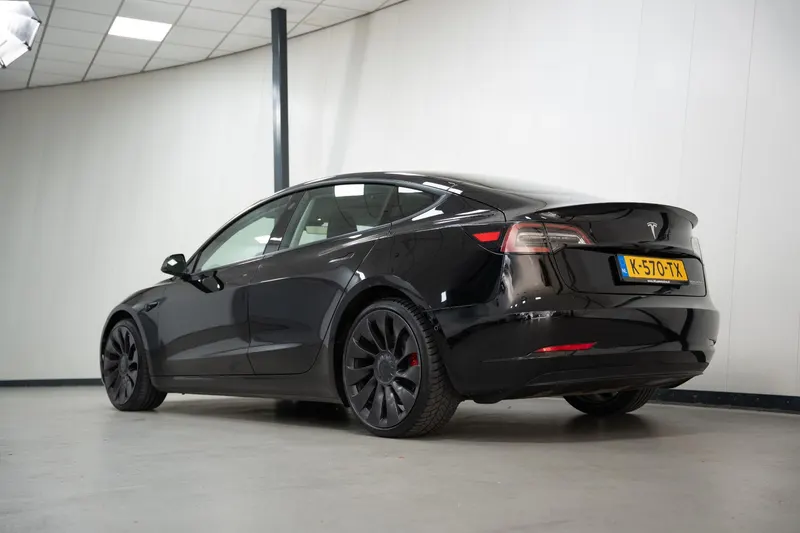Tesla Model 3 (2021)