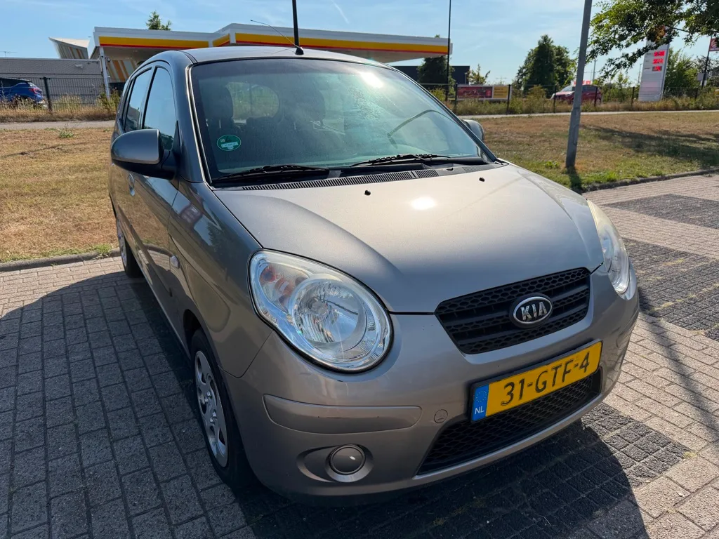 Kia Picanto (2008) — foto 1