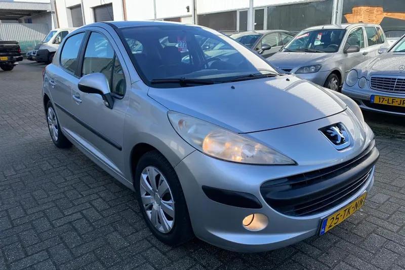 Peugeot 207 (2006)