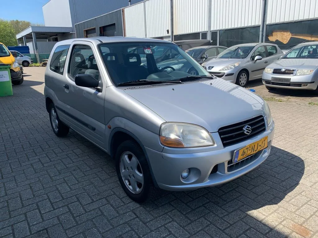 Suzuki Ignis (2003) — foto 1