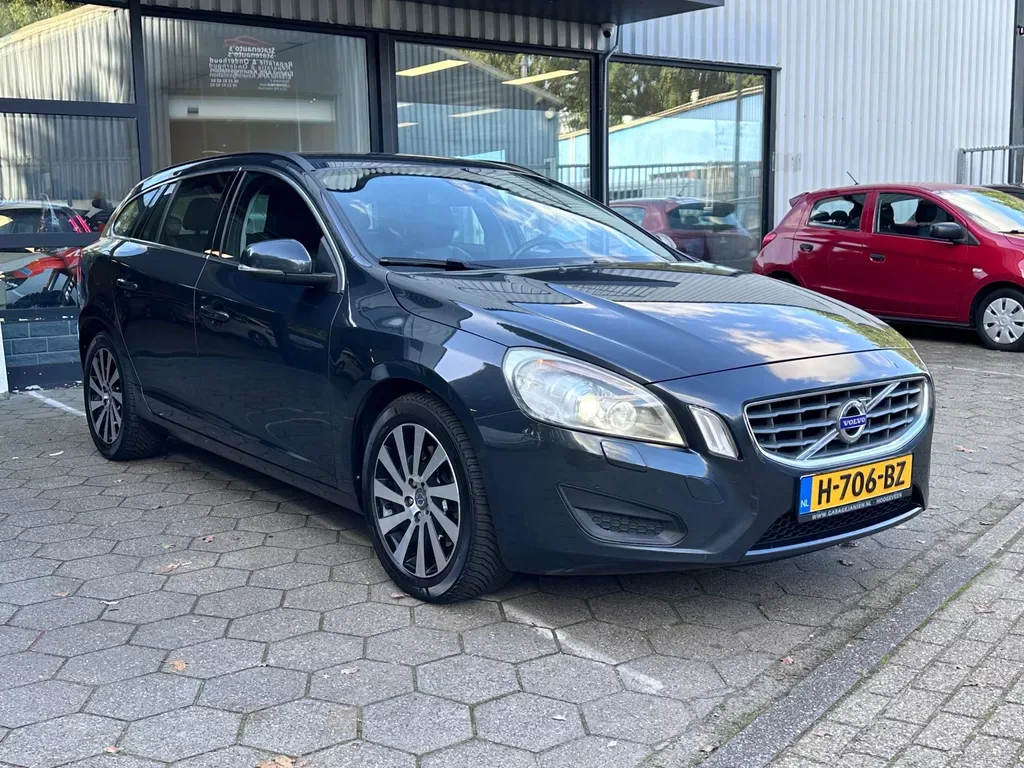 Volvo V60 (2011) — foto 1