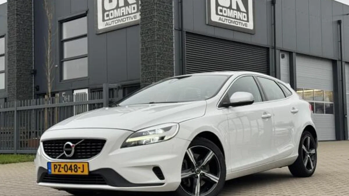 Volvo V40 (2017) — foto 1