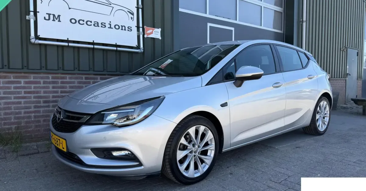 Opel Astra (2015) — foto 1