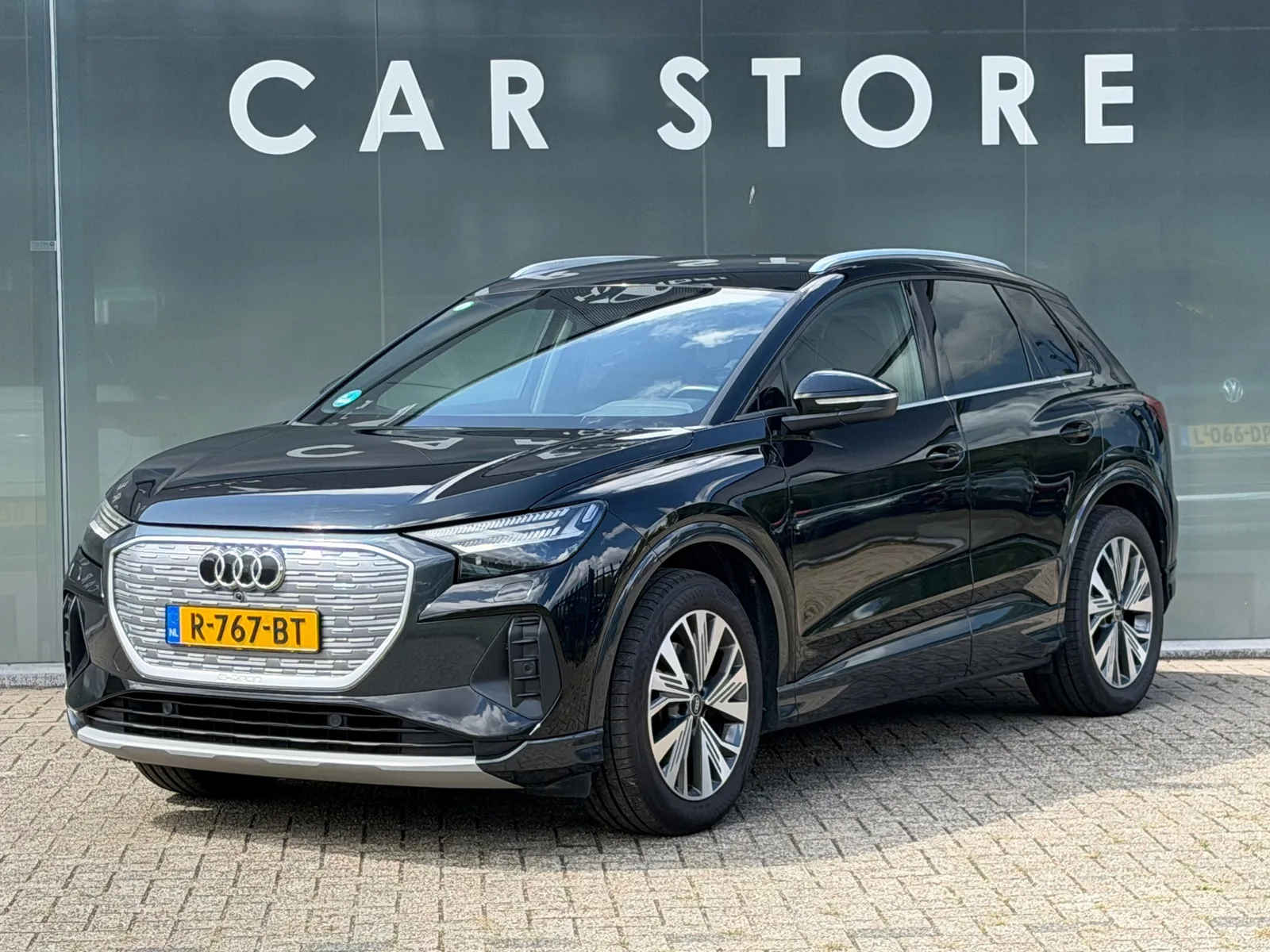 Audi Q4 e-tron (2022) — foto 1