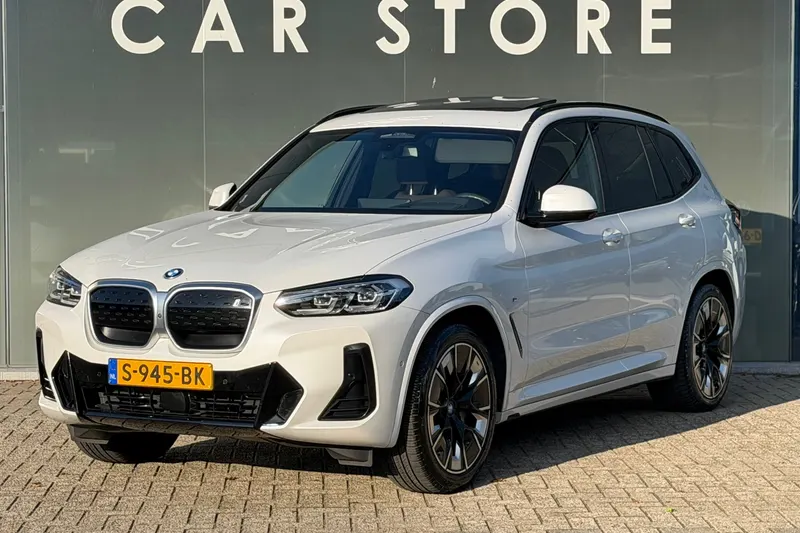 BMW iX3 (2023)