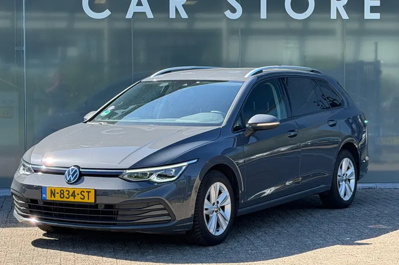 Volkswagen Golf (2022)