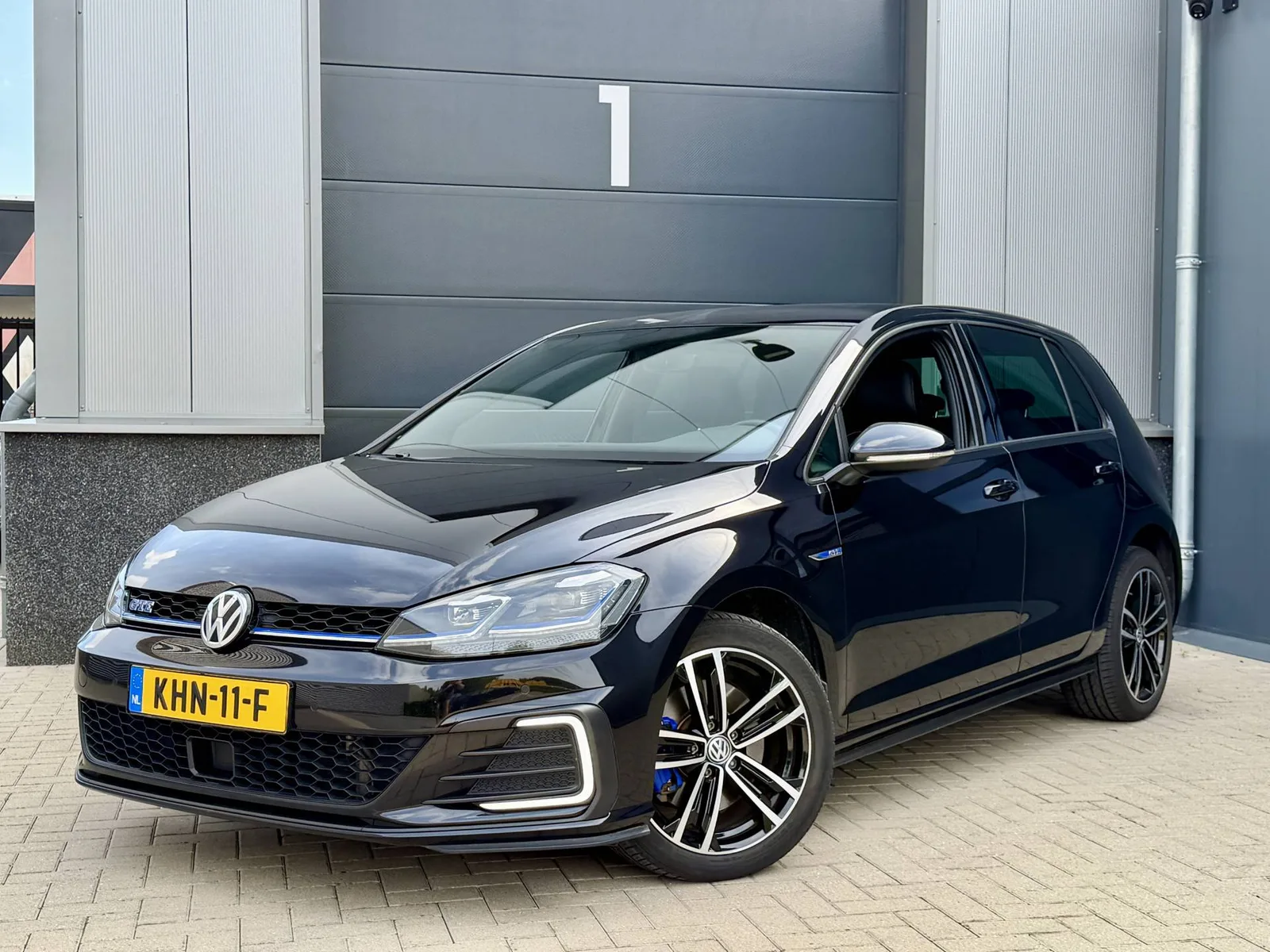 Volkswagen Golf (2018) — foto 1