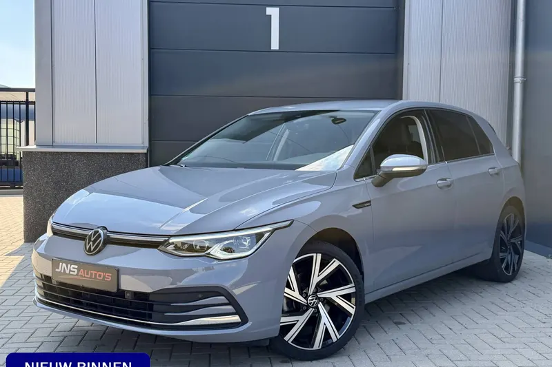 Volkswagen Golf (2024)