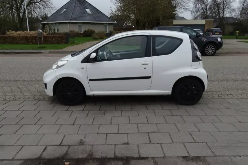 Peugeot 107 (2010)