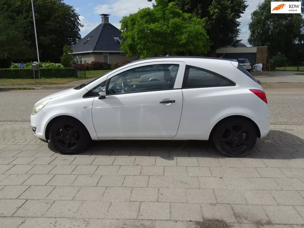 Opel Corsa (2011) — foto 1