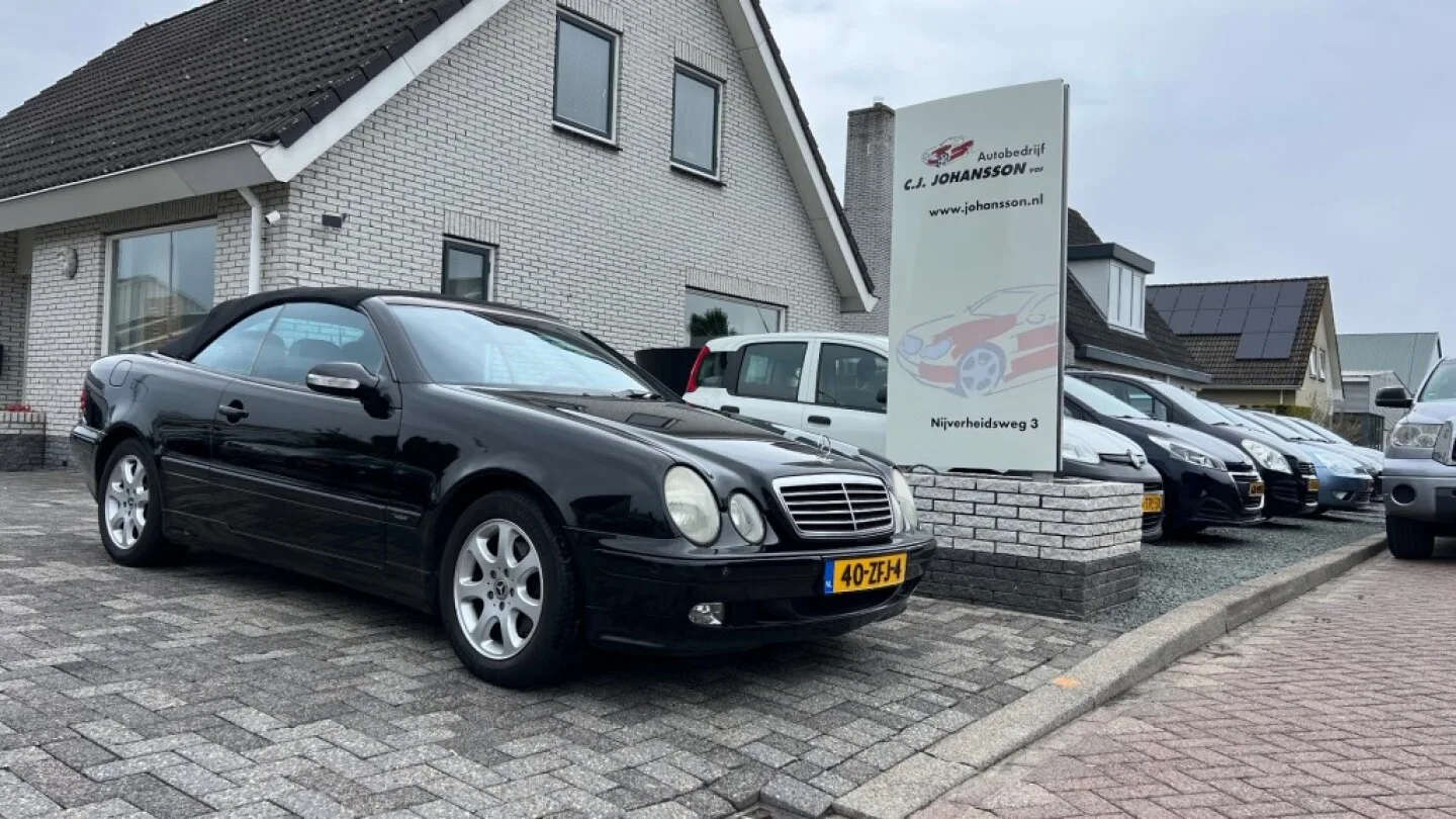 Mercedes-Benz CLK-Klasse (2002) — foto 1