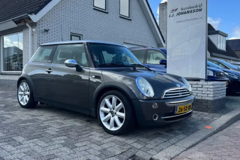 MINI Cooper (2006)