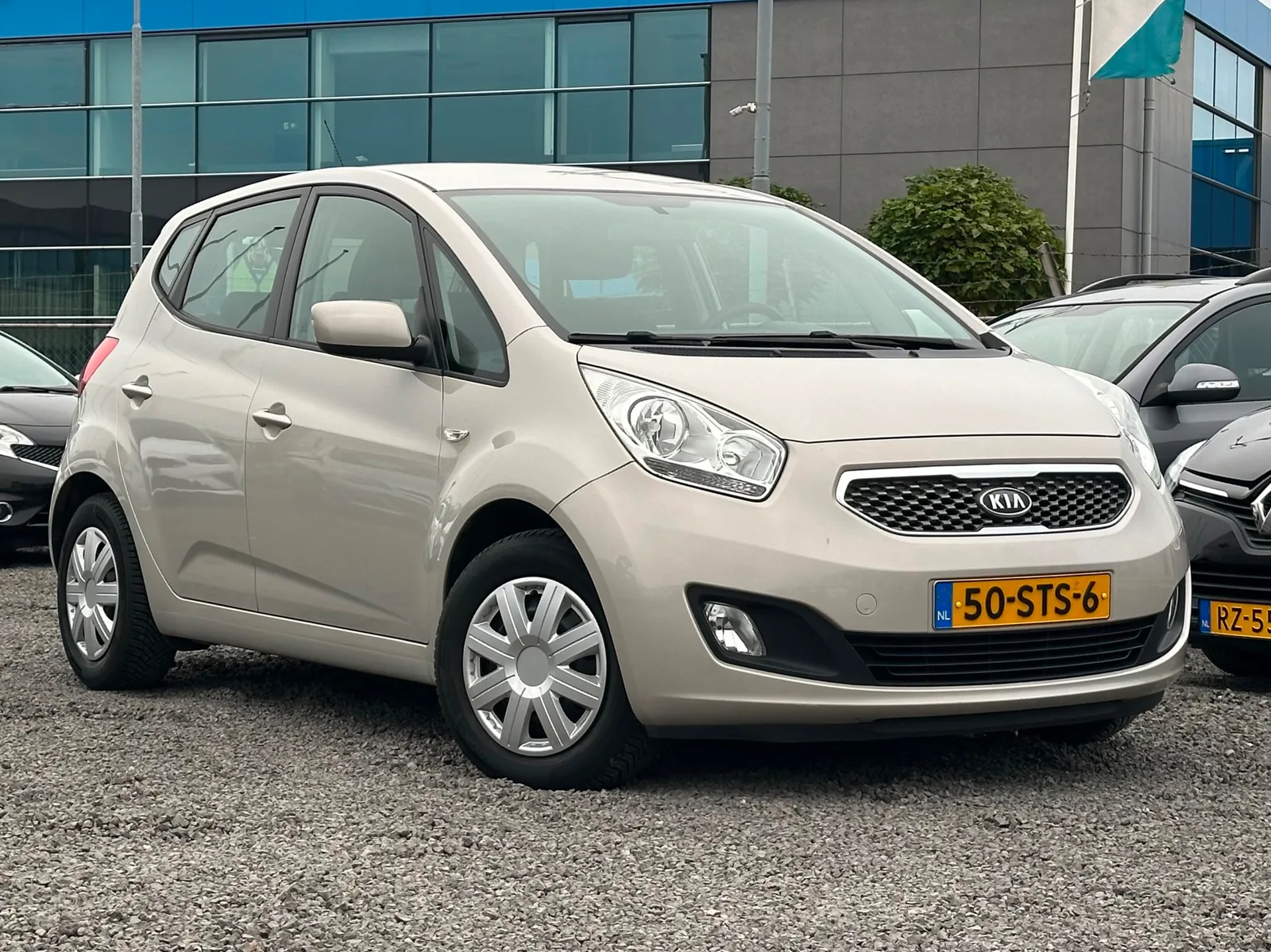 Kia Venga (2011) — foto 1
