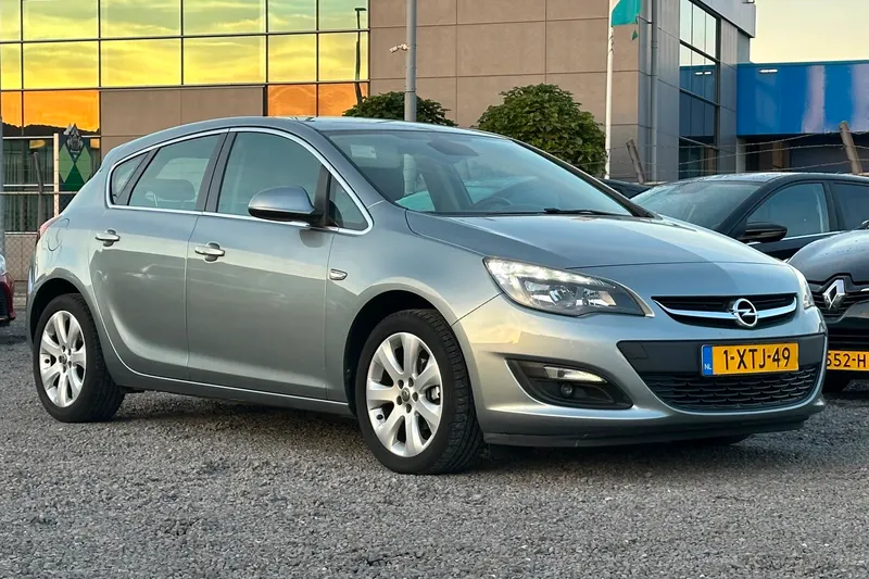 Opel Astra (2014)