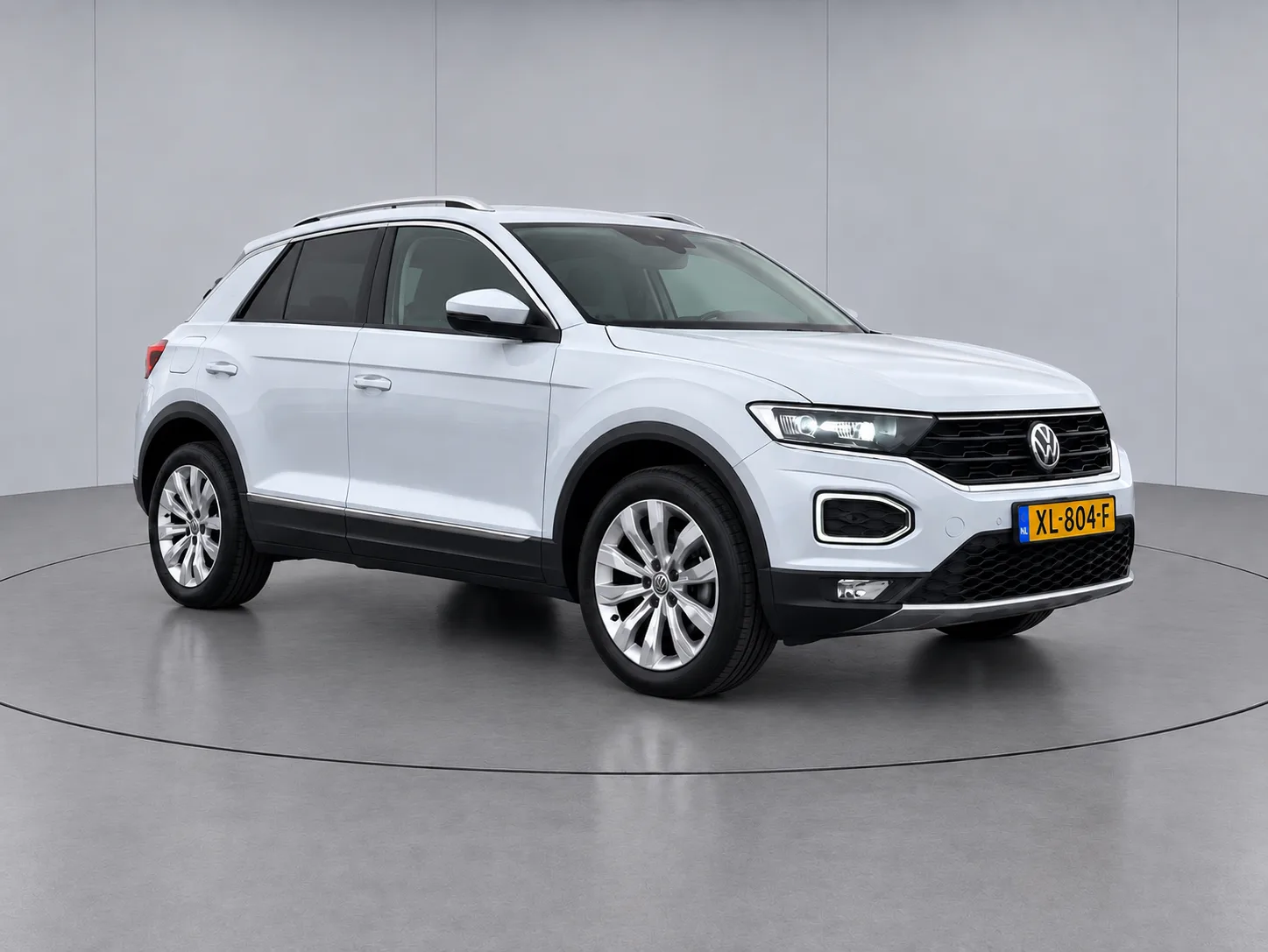 Volkswagen T-Roc (2019) — foto 1