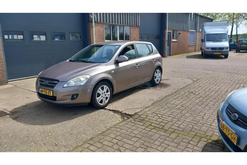 Kia Cee'd (2007)