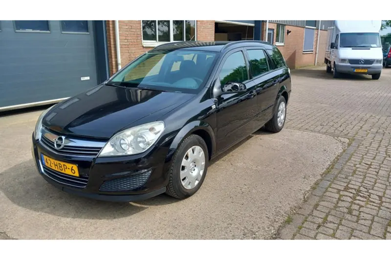 Opel Astra (2008)
