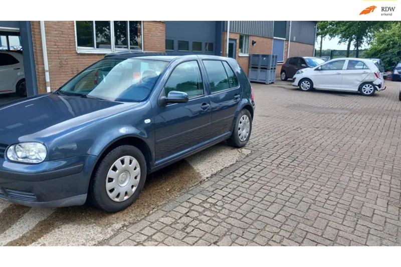 Volkswagen Golf (2002)